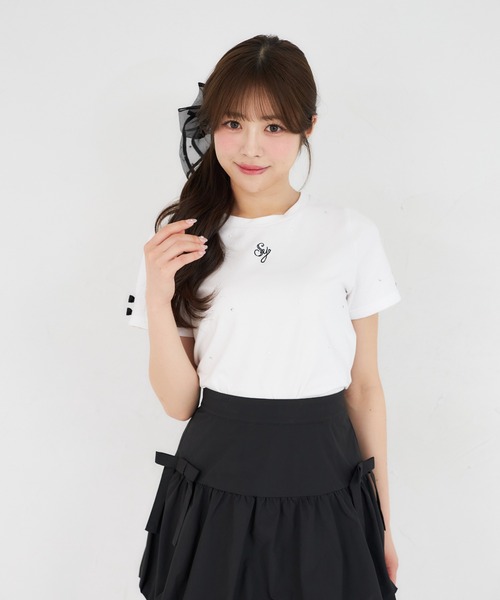 Suyunn(スユン)の「リボン付きストーン&パール装飾ロゴ刺繍入りTシャツ(Tシャツ/カットソー・レディース・ピンク/ホワイト・M)」の5枚目の写真