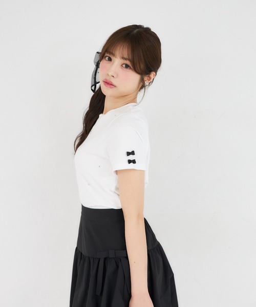 Suyunn(スユン)の「リボン付きストーン&パール装飾ロゴ刺繍入りTシャツ(Tシャツ/カットソー・レディース・ピンク/ホワイト・M)」の9枚目の写真