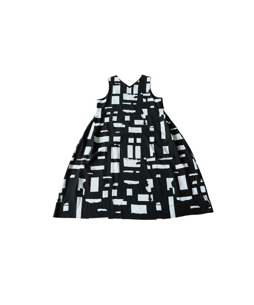 antiqua(アンティカ)の「アート柄 幾何学柄 マキシ丈 フレア ワンピース(ワンピース・レディース・ブラック・ONESIZE)」の6枚目の写真