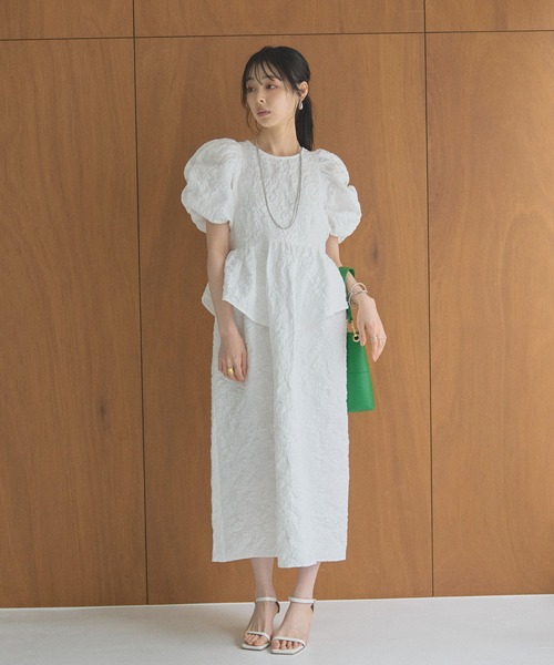 &. NOSTALGIA(アンドドットノスタルジア)の「【ZOZO限定】フラワージャガードペプラムフリルワンピース(ワンピース・レディース・ホワイト/ブラック・M)」の4枚目の写真