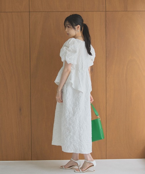 &. NOSTALGIA(アンドドットノスタルジア)の「【ZOZO限定】フラワージャガードペプラムフリルワンピース(ワンピース・レディース・ホワイト/ブラック・M)」の6枚目の写真