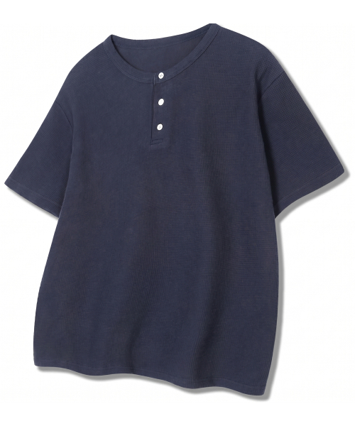DE GRAND MATIN(ディグランドマーティン)の「Waffle Henley-neck T-shirt_Navy(Tシャツ/カットソー・メンズ・ネイビー/ライトグレー/ブラック・MEDIUM/LARGE/X-LARGE)」の4枚目の写真