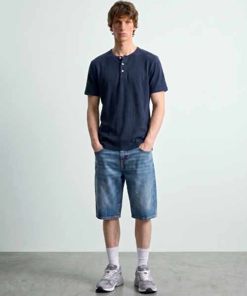 DE GRAND MATIN(ディグランドマーティン)の「Waffle Henley-neck T-shirt_Navy(Tシャツ/カットソー・メンズ・ネイビー/ライトグレー/ブラック・MEDIUM/LARGE/X-LARGE)」の5枚目の写真