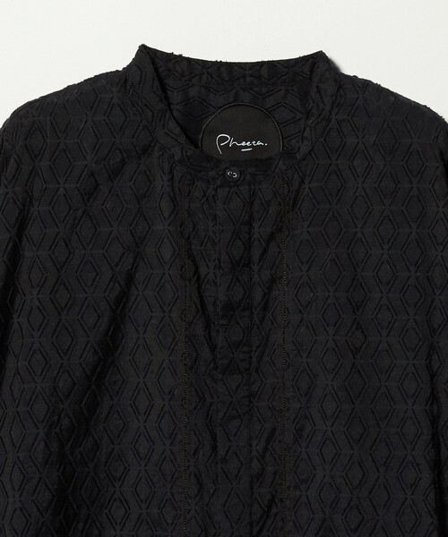 Pheeta(フィータ)の「<Pheeta>Christine ノーカラー シャツ / 016C-25(シャツ/ブラウス・レディース・ブラック/ホワイト・FREE)」の18枚目の写真