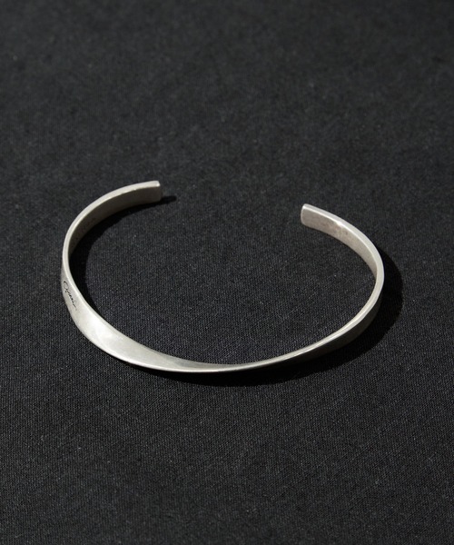 GARNI(ガルニ)の「【GARNI/ガルニ】Loop Bangle-Large(バングル/リストバンド・メンズ・シルバー・FREE)」の1枚目の写真