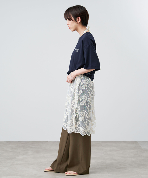 IENA(イエナ)の「《一部店舗限定/UVカット/防シワ》DRYストレッチ スリムフレアパンツ(スラックス・レディース・チャコールグレー/ブラウン・36/38)」の12枚目の写真