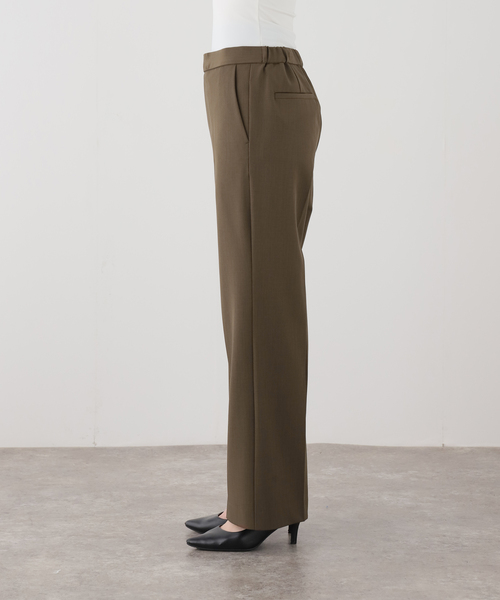 IENA(イエナ)の「《一部店舗限定/UVカット/防シワ》DRYストレッチ スリムフレアパンツ(スラックス・レディース・チャコールグレー/ブラウン・36/38)」の16枚目の写真