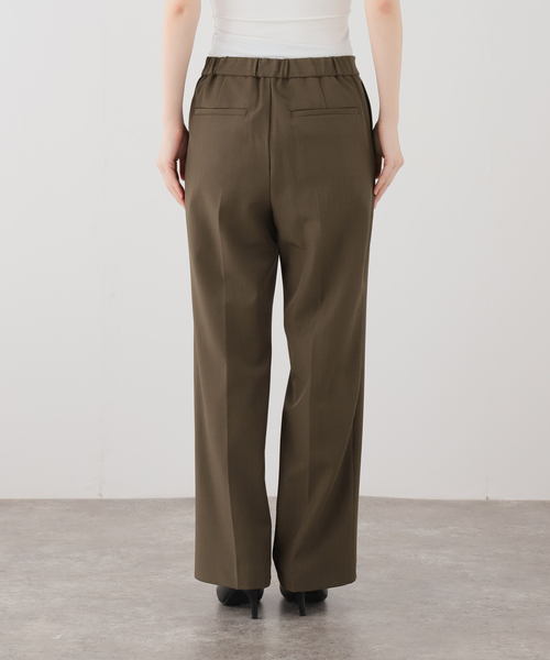 IENA(イエナ)の「《一部店舗限定/UVカット/防シワ》DRYストレッチ スリムフレアパンツ(スラックス・レディース・チャコールグレー/ブラウン・36/38)」の17枚目の写真