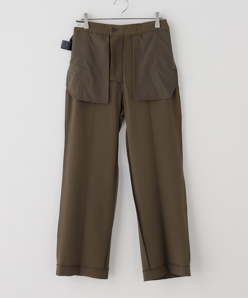 IENA(イエナ)の「《一部店舗限定/UVカット/防シワ》DRYストレッチ スリムフレアパンツ(スラックス・レディース・チャコールグレー/ブラウン・36/38)」の10枚目の写真