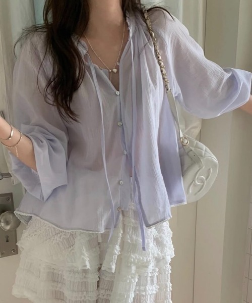 AMAJI(アマジ)の「フリルカラー ボウタイブラウス(シャツ/ブラウス・レディース・ホワイト/ライトブルー・FREE)」の3枚目の写真