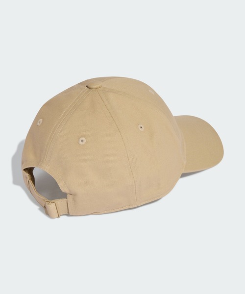 adidas（アディダス）の「トーナルメタルトレフォイル付きデイリーアイコンキャップ EV.IC DAD CAP / アディダスオリジナルス adidas Originals（キャップ・メンズ・ベージュ・X-LARGE/LARGE/MEDIUM）」の2枚目の写真