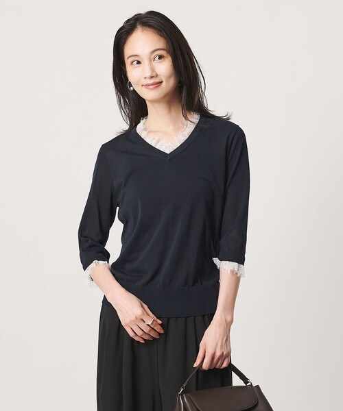 UNITED ARROWS(ユナイテッドアローズ)の「レースコンビ Vネックニット ‐ウォッシャブル‐(ニット/セーター・レディース・ブラック/ダークブラウン/ネイビー・FREE)」の9枚目の写真