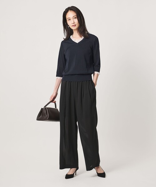 UNITED ARROWS(ユナイテッドアローズ)の「レースコンビ Vネックニット ‐ウォッシャブル‐(ニット/セーター・レディース・ブラック/ダークブラウン/ネイビー・FREE)」の11枚目の写真