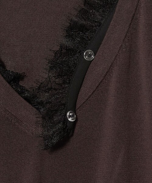 UNITED ARROWS(ユナイテッドアローズ)の「レースコンビ Vネックニット ‐ウォッシャブル‐(ニット/セーター・レディース・ブラック/ダークブラウン/ネイビー・FREE)」の19枚目の写真
