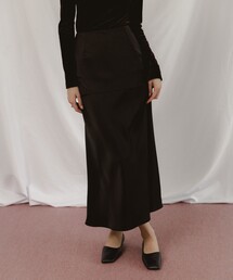 BEAMS SALON / グロッシー レイヤー スカート