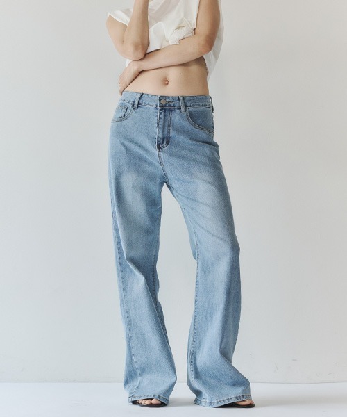 VION(ヴィオン)の「ストレッチストレートフレアデニム / Stretch Straight Flare Denim(デニムパンツ・レディース・ネイビー/ブルー・S/M)」の2枚目の写真