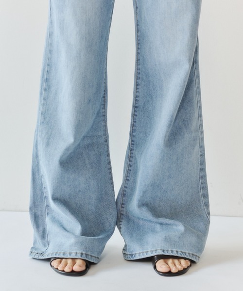 VION(ヴィオン)の「ストレッチストレートフレアデニム / Stretch Straight Flare Denim(デニムパンツ・レディース・ネイビー/ブルー・S/M)」の12枚目の写真