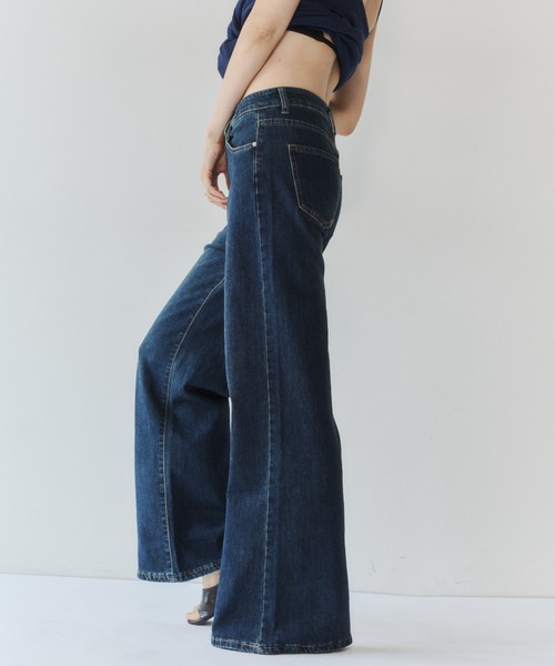 VION(ヴィオン)の「ストレッチストレートフレアデニム / Stretch Straight Flare Denim(デニムパンツ・レディース・ネイビー/ブルー・S/M)」の15枚目の写真