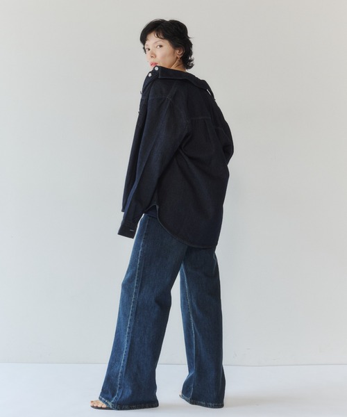 VION(ヴィオン)の「ストレッチストレートフレアデニム / Stretch Straight Flare Denim(デニムパンツ・レディース・ネイビー/ブルー・S/M)」の22枚目の写真