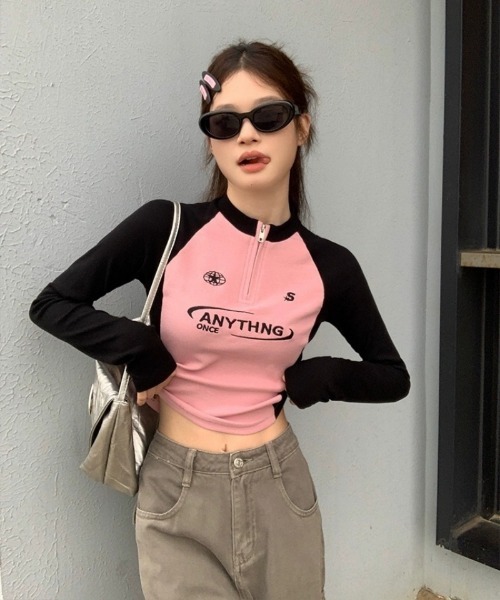 Ritzy(リッツィー)の「ラグランスリーブ ハーフジップ クロップド長袖トップス(Tシャツ/カットソー・レディース・グレー/ピンク・L/M)」の2枚目の写真