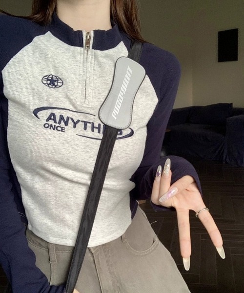 Ritzy(リッツィー)の「ラグランスリーブ ハーフジップ クロップド長袖トップス(Tシャツ/カットソー・レディース・グレー/ピンク・L/M)」の19枚目の写真