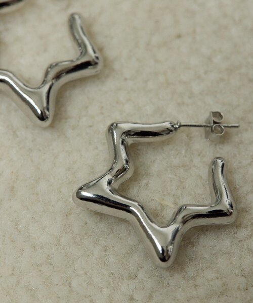 ear PAPILLONNER(イアパピヨネ)の「《WEB&一部店舗限定》スターフープピアス(ピアス(両耳用)・レディース・ゴールド/シルバー・FREE)」の6枚目の写真