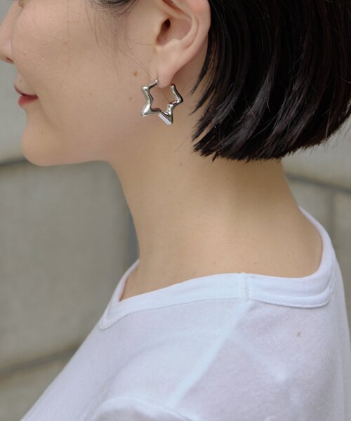 ear PAPILLONNER(イアパピヨネ)の「《WEB&一部店舗限定》スターフープピアス(ピアス(両耳用)・レディース・ゴールド/シルバー・FREE)」の8枚目の写真