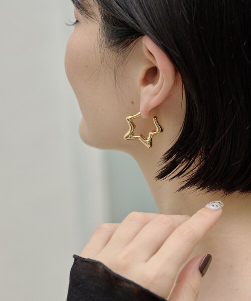 ear PAPILLONNER(イアパピヨネ)の「《WEB&一部店舗限定》スターフープピアス(ピアス(両耳用)・レディース・ゴールド/シルバー・FREE)」の14枚目の写真