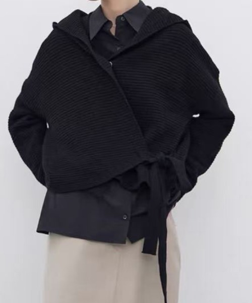 Teem Store（チームストア）の「カシュクール サイドリボンルーズニットカーディガン（ニット/セーター・レディース・ブラック/グレー・M）」の2枚目の写真