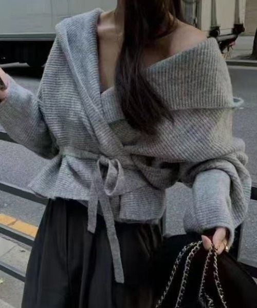 Teem Store（チームストア）の「カシュクール サイドリボンルーズニットカーディガン（ニット/セーター・レディース・ブラック/グレー・M）」の6枚目の写真