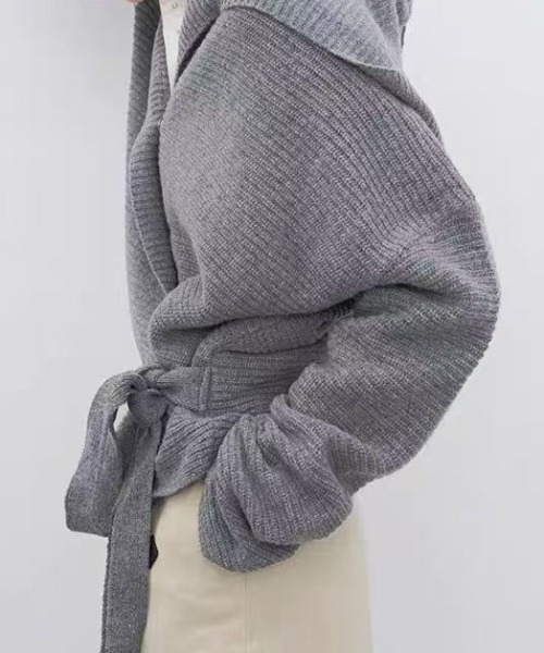 Teem Store（チームストア）の「カシュクール サイドリボンルーズニットカーディガン（ニット/セーター・レディース・ブラック/グレー・M）」の8枚目の写真