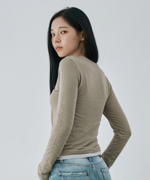 WAARFORWOMAN(ワール・フォー・ウーマン)の「WT-96 マイルドカシミヤTシャツ_カーキ(Tシャツ/カットソー・レディース・その他・FREE)」の8枚目の写真