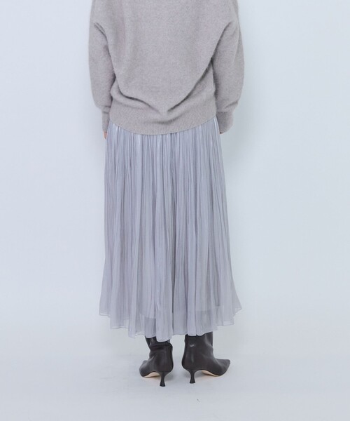 1er Arrondissement(プルミエアロンディスモン)の「グロッシーサテンプリーツスカート(スカート・レディース・ブラック/グレイッシュベージュ・38/36)」の4枚目の写真