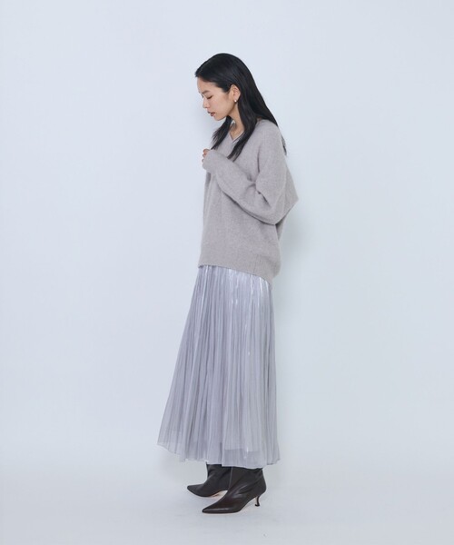 1er Arrondissement(プルミエアロンディスモン)の「グロッシーサテンプリーツスカート(スカート・レディース・ブラック/グレイッシュベージュ・38/36)」の7枚目の写真