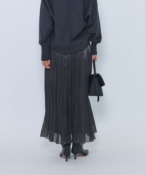 1er Arrondissement(プルミエアロンディスモン)の「グロッシーサテンプリーツスカート(スカート・レディース・ブラック/グレイッシュベージュ・38/36)」の21枚目の写真