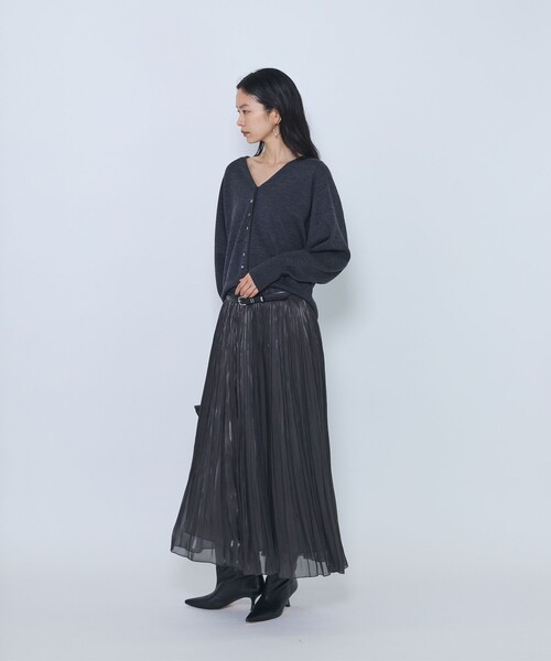 1er Arrondissement(プルミエアロンディスモン)の「グロッシーサテンプリーツスカート(スカート・レディース・ブラック/グレイッシュベージュ・38/36)」の13枚目の写真
