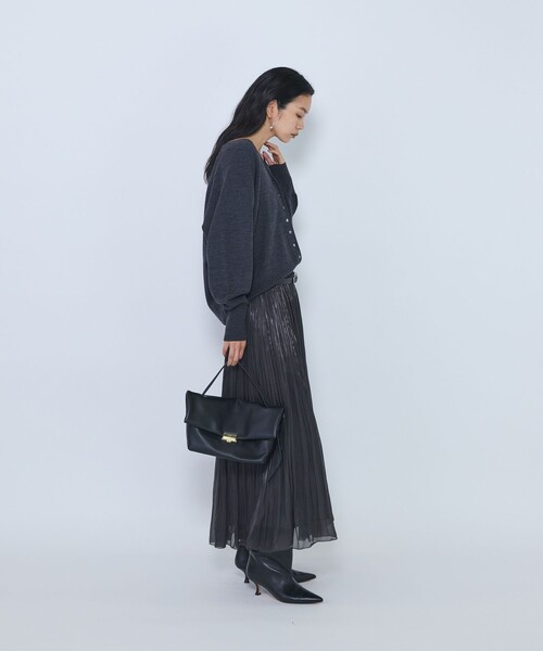 1er Arrondissement(プルミエアロンディスモン)の「グロッシーサテンプリーツスカート(スカート・レディース・ブラック/グレイッシュベージュ・38/36)」の15枚目の写真