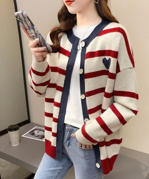 ONEP STAR(ワンピスター)の「配色ボーダーハート刺繍長袖ニットカーディガン(ニット/セーター・レディース・グリーン/ネイビー/レッド・FREE)」の8枚目の写真
