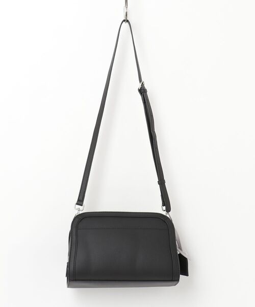 MAISON mou（メゾンムー）の「【NATURAL BEAUTY BAG & WALLET】リリアーナ ショルダーバッグ チャーム付き オンオフ対応（ショルダーバッグ・レディース・ベージュ/チャコールグレー・FREE）」の3枚目の写真