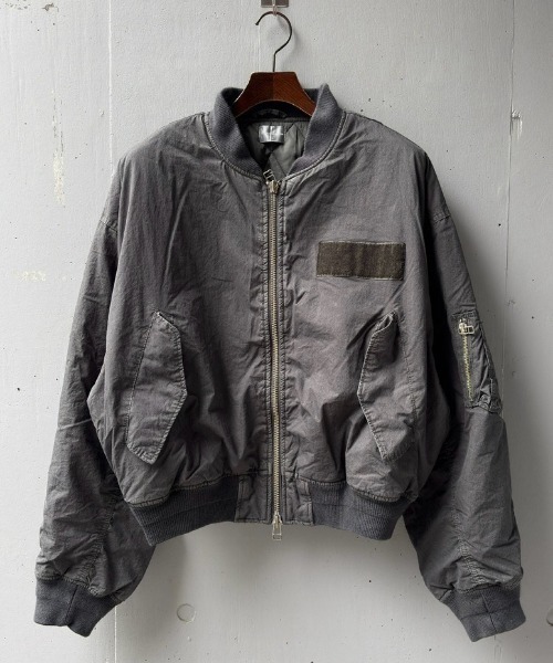 B'2nd(ビーセカンド)の「ANOTHER ROOM(アナザールーム) ASUTEX C.NYLON MA-1(MA-1・メンズ・カーキ/ブラック・M/L)」の2枚目の写真