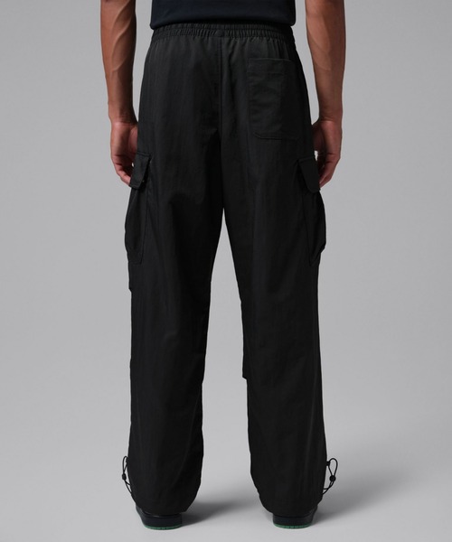 JORDAN BRAND(ジョーダンブランド)の「ジョーダン ブルックリン メンズ ウーブン カーゴ パンツ / Jordan Brooklyn Men's Woven Cargo Pants IM9818-321 Night Forest(カーゴパンツ・メンズ・グリーン系その他2・XL)」の2枚目の写真