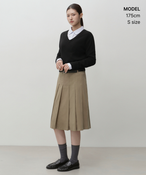 MUSINSA STANDARD WOMAN（ムシンサスタンダードウーマン）の「ウィメンズ16Wコーデュロイプリーツニーレングススカート[ベージュ]（スカート・レディース・その他・LARGE/MEDIUM/SMALL/X-SMALL）」の2枚目の写真
