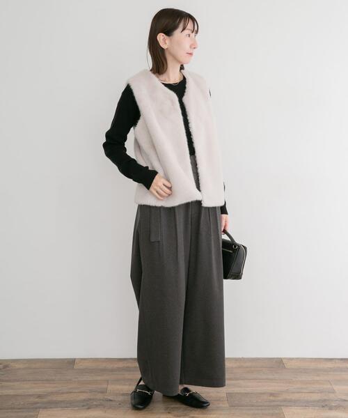 ITEMS URBANRESEARCH(アイテムズ アーバンリサーチ)の「ミンクタッチフェイクファージレ(ダウンベスト・レディース・アイボリー/ライトブラウン・FREE)」の6枚目の写真
