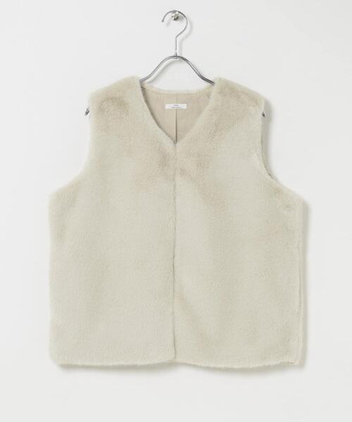 ITEMS URBANRESEARCH(アイテムズ アーバンリサーチ)の「ミンクタッチフェイクファージレ(ダウンベスト・レディース・アイボリー/ライトブラウン・FREE)」の7枚目の写真