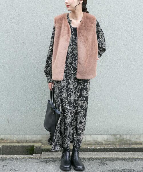 ITEMS URBANRESEARCH(アイテムズ アーバンリサーチ)の「ミンクタッチフェイクファージレ(ダウンベスト・レディース・アイボリー/ライトブラウン・FREE)」の15枚目の写真