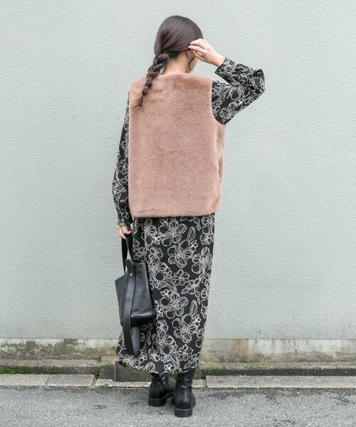 ITEMS URBANRESEARCH(アイテムズ アーバンリサーチ)の「ミンクタッチフェイクファージレ(ダウンベスト・レディース・アイボリー/ライトブラウン・FREE)」の16枚目の写真