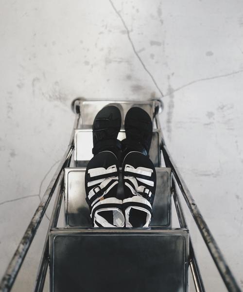 suicoke（スイコック）の「＜SUICOKE × monkey time＞ KISEE-VMT2/サンダル ◆（サンダル・メンズ・ホワイト/ブラック・10/9/7/8）」の6枚目の写真