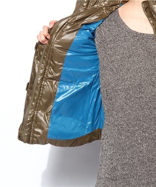 TOMMY HILFIGER（トミーヒルフィガー）の「BELTED DOWN JACKET（ダウンジャケット/コート・レディース・カーキ/ネイビー/レッド・SMALL/MEDIUM/LARGE）」の11枚目の写真