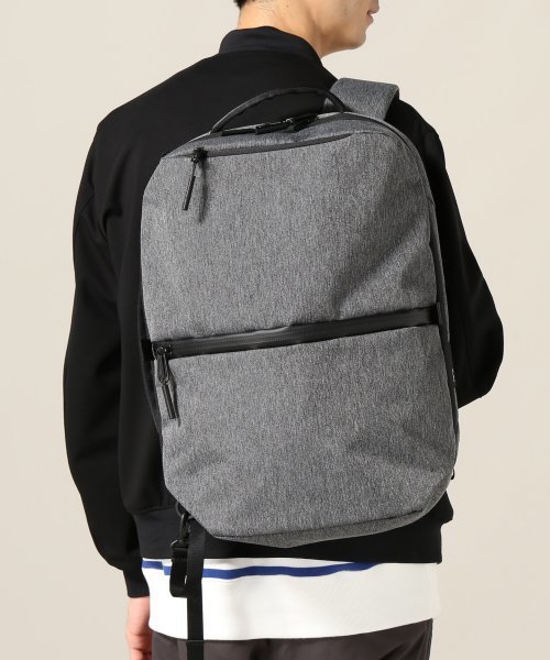 Aer（エアー）の「◇Aer / エアー FLIGHT PACK（バックパック/リュック・メンズ・ブラック/チャコールグレー・FREE）」の17枚目の写真