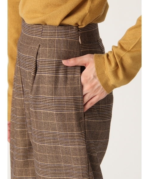 MURUA(ムルーア)の「カバースカート付テーパードパンツ(その他パンツ・レディース・ブラック/キャメル/その他2・1/2)」の11枚目の写真